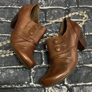 Bear trap brown leather booties